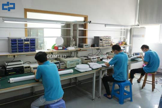 Shenzhen COMLED electronic Technology Co.,ltd línea de producción del fabricante
