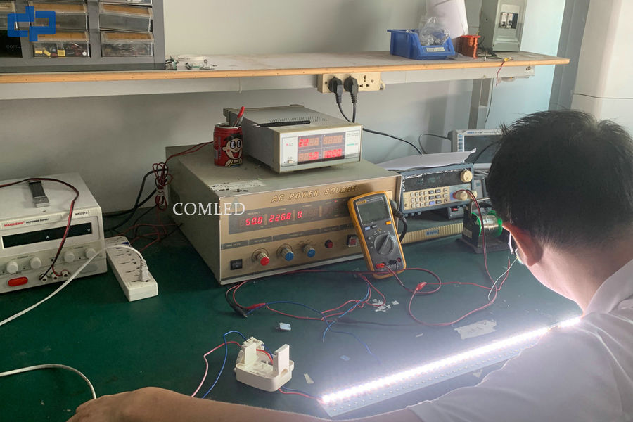 Shenzhen COMLED electronic Technology Co.,ltd línea de producción del fabricante